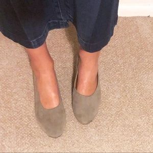 Tan Suede H & M flats w/ small hee
